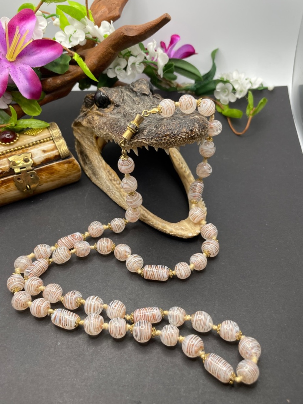 Venetian Glass hand knotted beaded necklace vintage B48